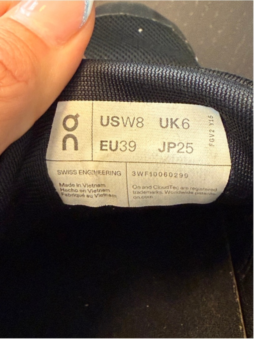 On Cloud 6 Black Women's Running Shoes Sneakers Size 8 - Picture 8 of 9